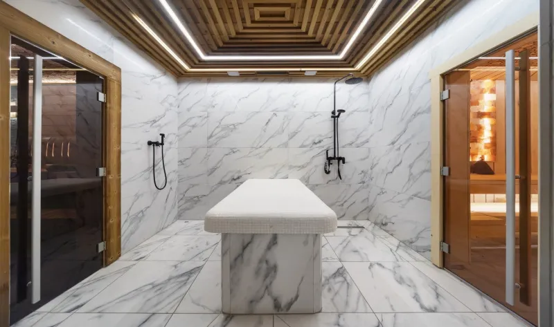 Нужно ли объединять парную и помывочную зону в бане/сауне?